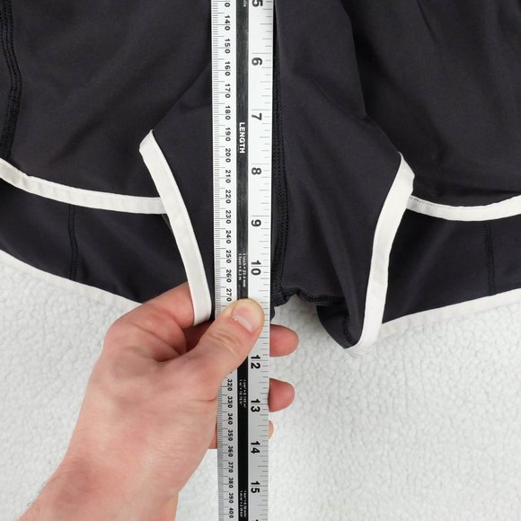 Lululemon Short Shorts Womens 4 Black White Geometric Athleisure Athletic - Picture 7 of 9